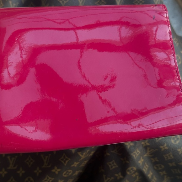 Auth LOUIS VUITTON Louise Hot Pink Patent Leather Clutch - Picture 8 of 12